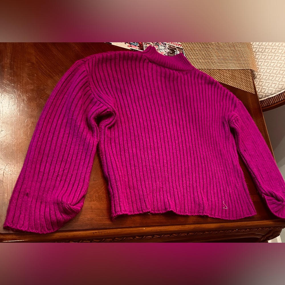 🧨Violet Fashion Nova Sweater Size: M/L (SEND ANY OFFER OVER‼️) 🧨